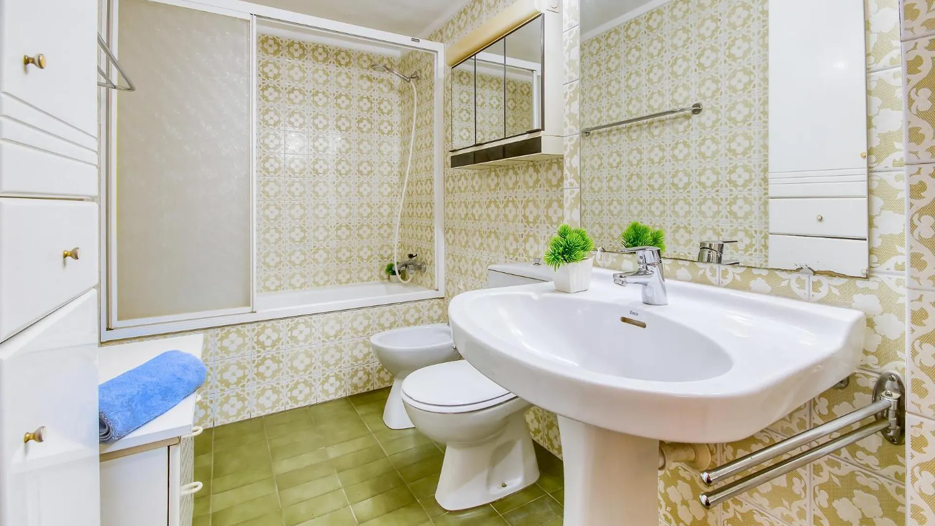 Can Paramon G 2 2 Roses Apartment