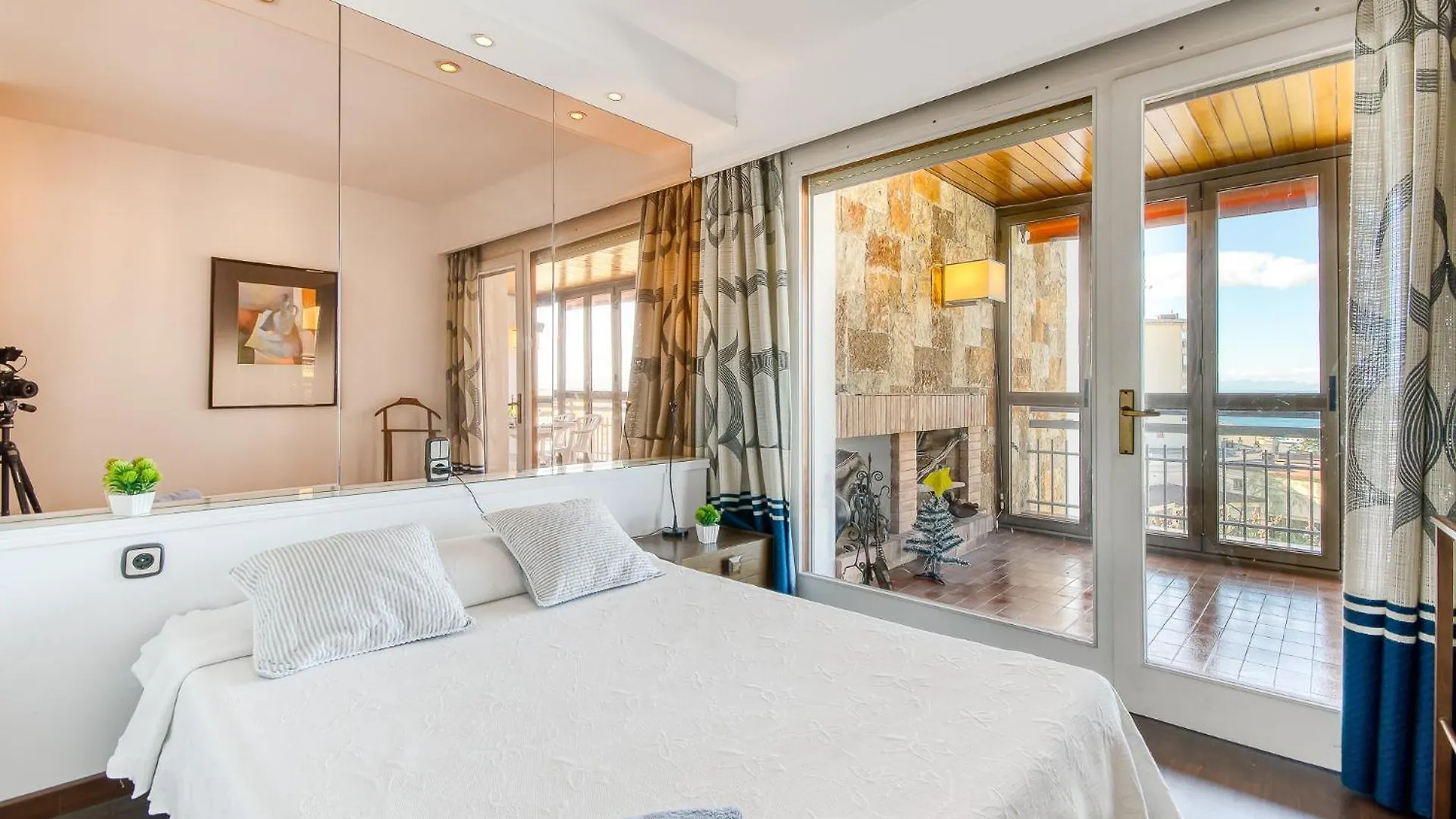 Can Paramon G 2 2 Roses Apartment